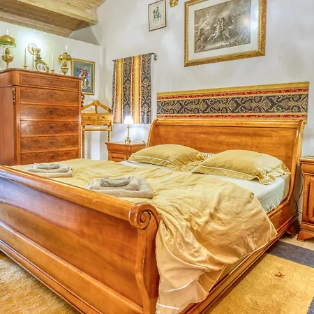 Le Clos Napoleon Bed Et Breakfast